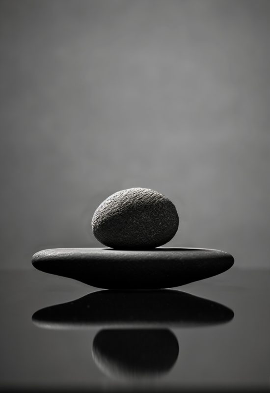 fondo-minimalista-piedra-zen (1)